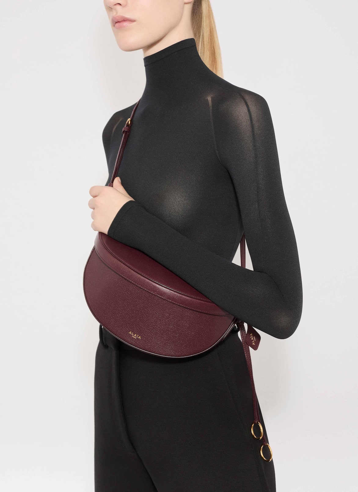 HIP EAST WEST BAG IN GOATSKIN ALAÏA GARNET RED HIP EAST WEST BAG IN GOATSKIN
